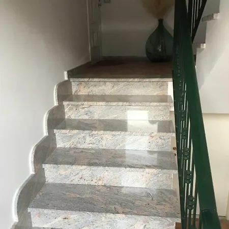 Ampio E Luminoso Trilocale Villa Faraldi